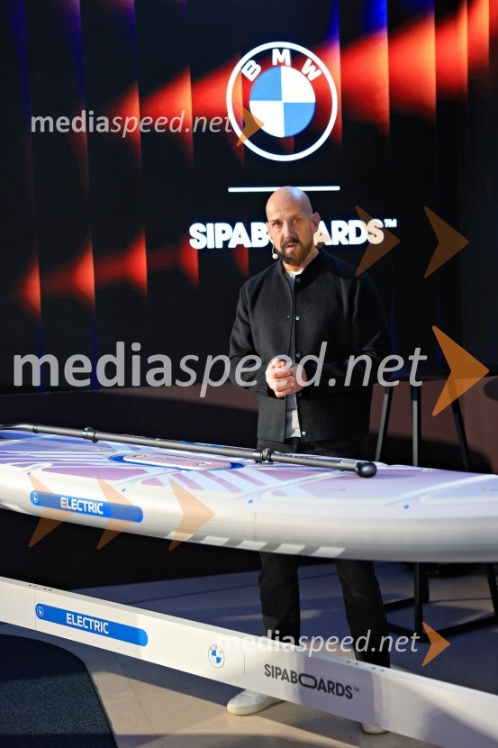  Miha Raušl, direktor marketinga, BMW group SlovenijaNovi BMW iX3 in BMW Sipaboard, slovenska predstavitev