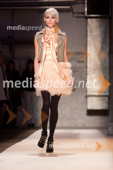 ManekenkaNina Šušnjara, modna revija