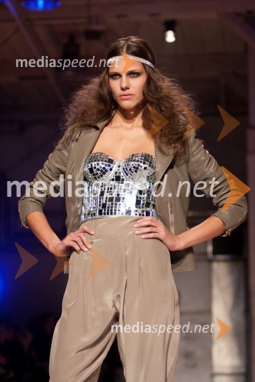 ManekenkaNina Šušnjara, modna revija