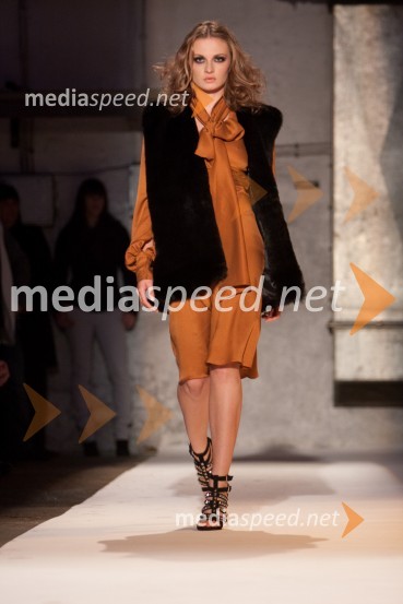 ManekenkaNina Šušnjara, modna revija