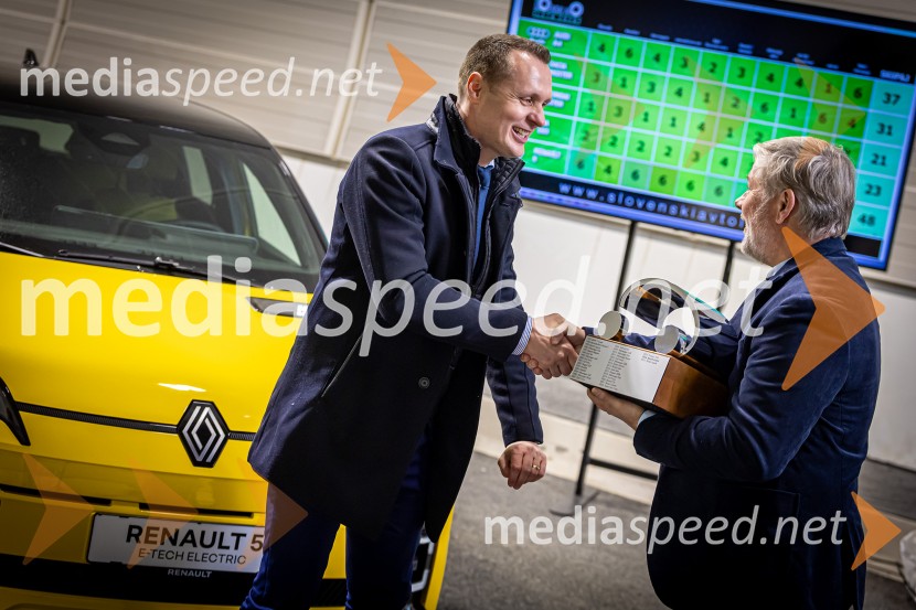 Renault 5 E-Tech electric je Slovenski avto leta 2026
