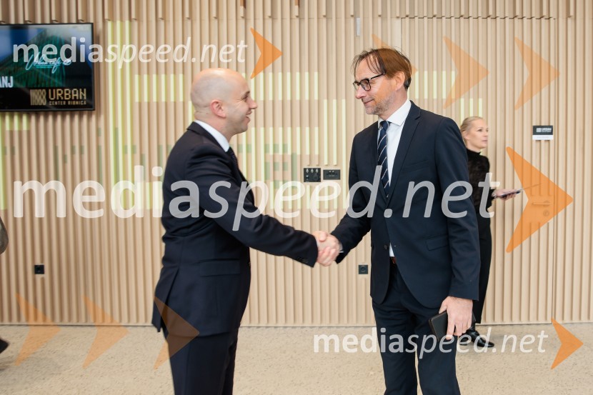 Zgodovinski dogodek za Ribnico. Urban center je odprt