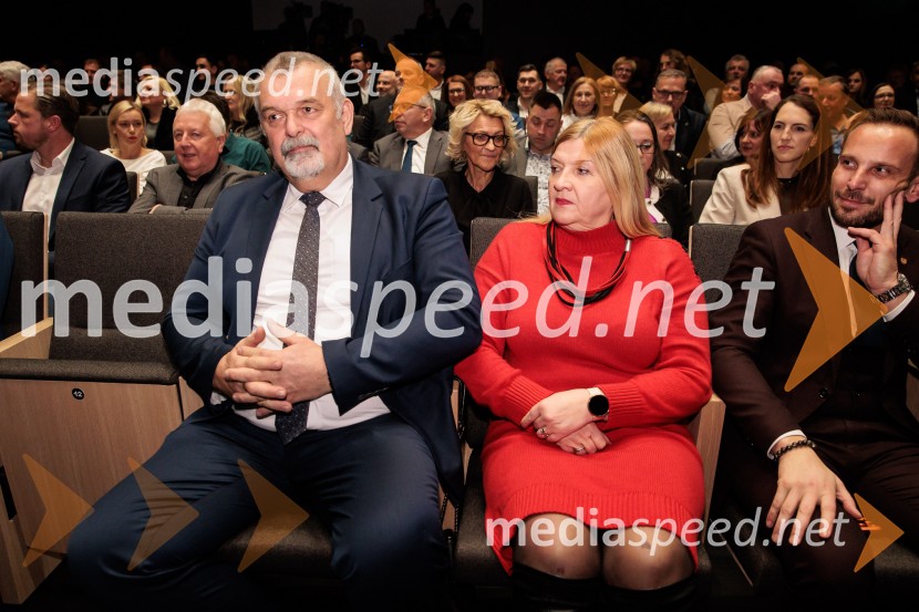 Zgodovinski dogodek za Ribnico. Urban center je odprt