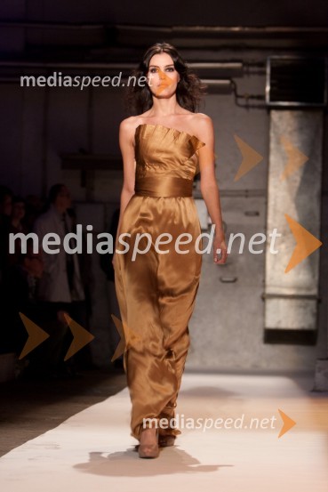 ManekenkaNina Šušnjara, modna revija