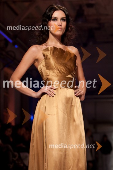 ManekenkaNina Šušnjara, modna revija