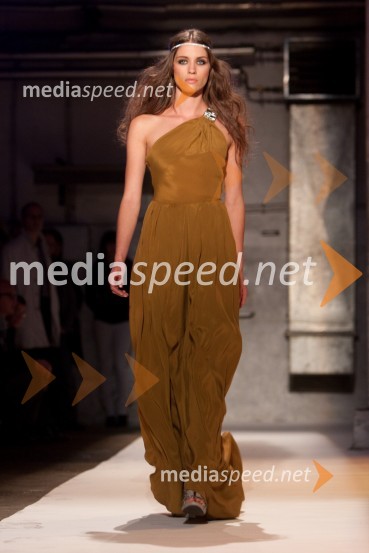 ManekenkaNina Šušnjara, modna revija