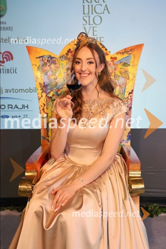 29. Vinska kraljica Slovenije 2026 je Nika Martinčič