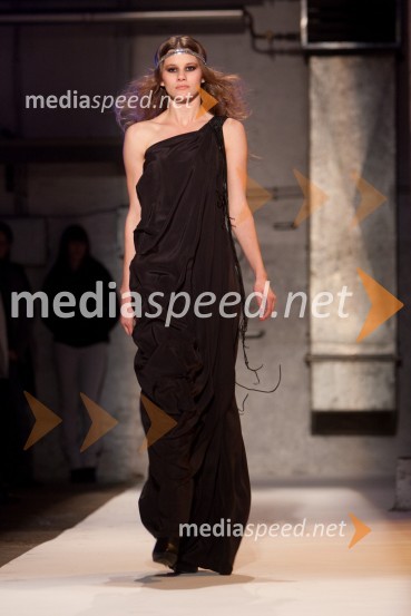 ManekenkaNina Šušnjara, modna revija