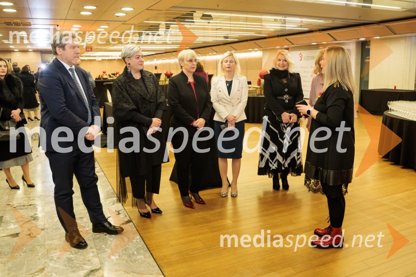   Igor Papič, minister za izobraževanje, znanost in šport; dr. Aida  Kamišalić Latifić, državna sekretarka, Ministrstvo za digitalno preobrazbo; dr. Nataša Pirc Musar, predsednica Republike Slovenije;  Ksenija Klampfer, ministrica za digitalno preobrazboEva Pirc je inženirka leta 2025, slavnostna razglasitev