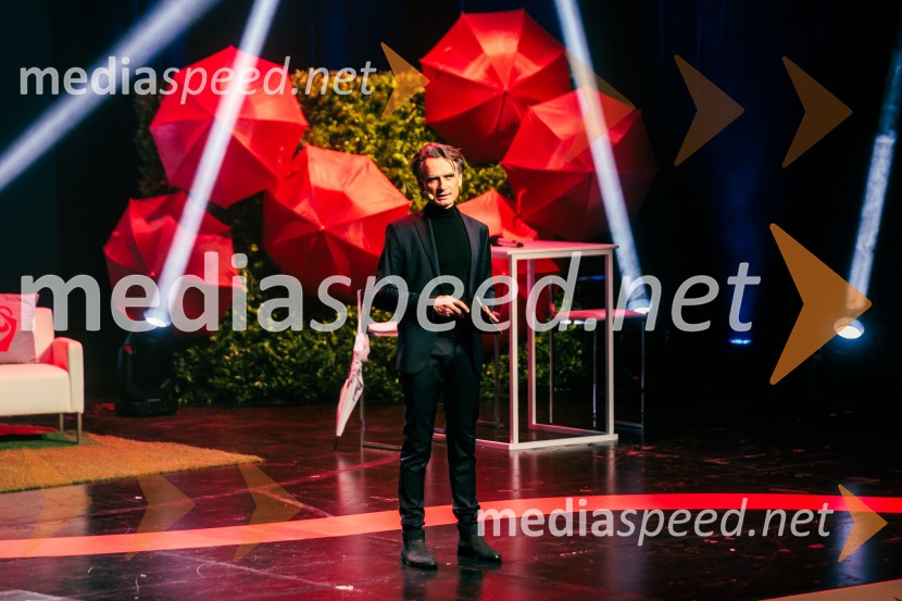  Jure Longyka, moderatorEva Pirc je inženirka leta 2025, slavnostna razglasitev