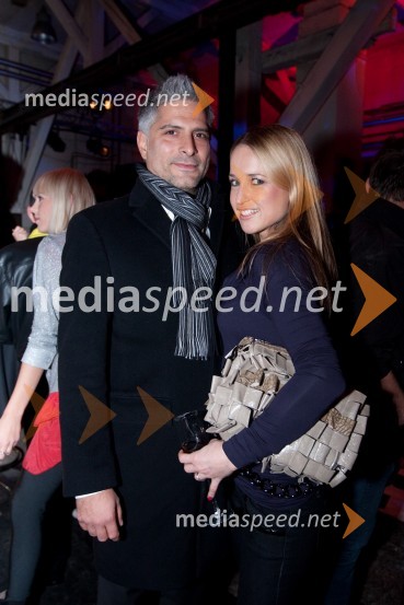 	Sebastijan Cavazza, igralec in Tina Vrhovnik - Cavazza, vizažistkaNina Šušnjara, modna revija