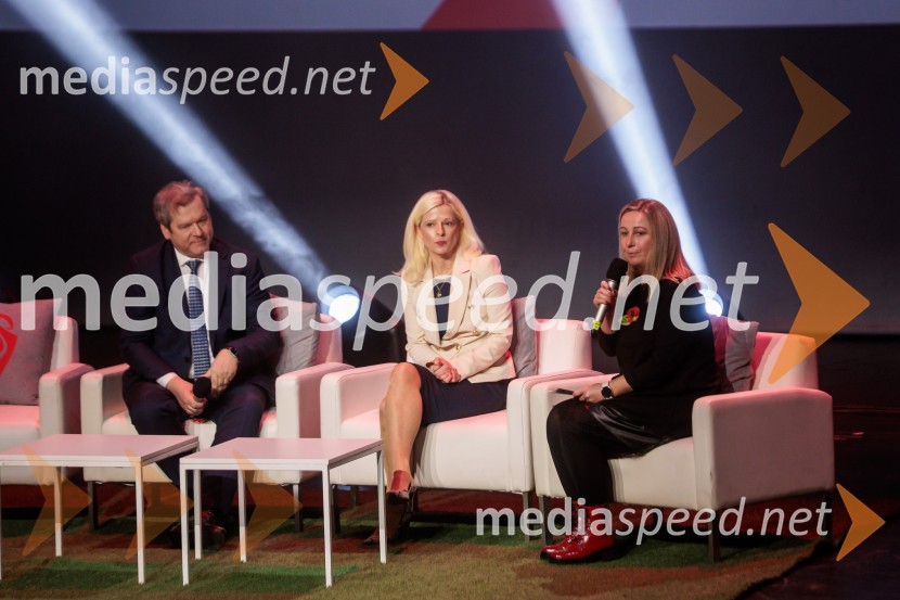   Igor Papič, minister za izobraževanje, znanost in šport;  Ksenija Klampfer, ministrica za digitalno preobrazbo;  ... Eva Pirc je inženirka leta 2025, slavnostna razglasitev