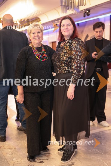  Irena  Butoln, germanistka;  Teja Pelko, novinarkaKrstna uprizoritev Orfej in Evridika v Cankarjevem domu