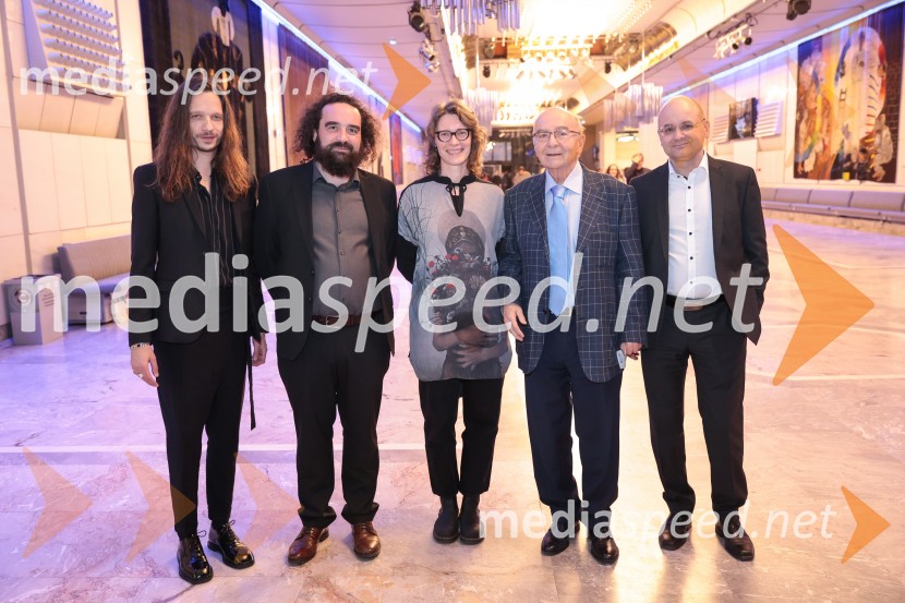  Peter Baroš, direktor kulturno-umetniškega programa Cankarjevega doma;   Jure Novak, generalni direktor, Cankarjev dom;  ... ;  ... ;  ... Krstna uprizoritev Orfej in Evridika v Cankarjevem domu