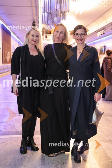  ... ;  ... ;  Simona  Belle, služba za stike z javnostmi MGLKrstna uprizoritev Orfej in Evridika v Cankarjevem domu