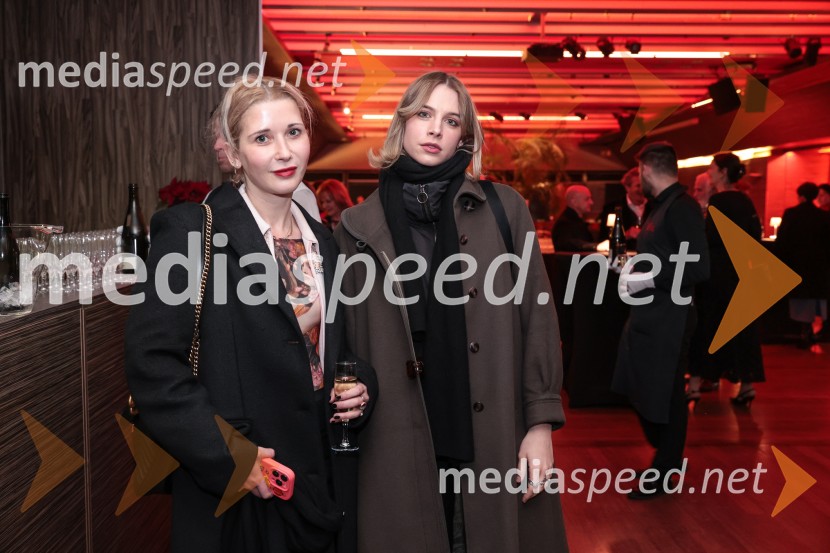  Eva Mahkovic, dramaturginja in avtorica;  ... Krstna uprizoritev Orfej in Evridika v Cankarjevem domu