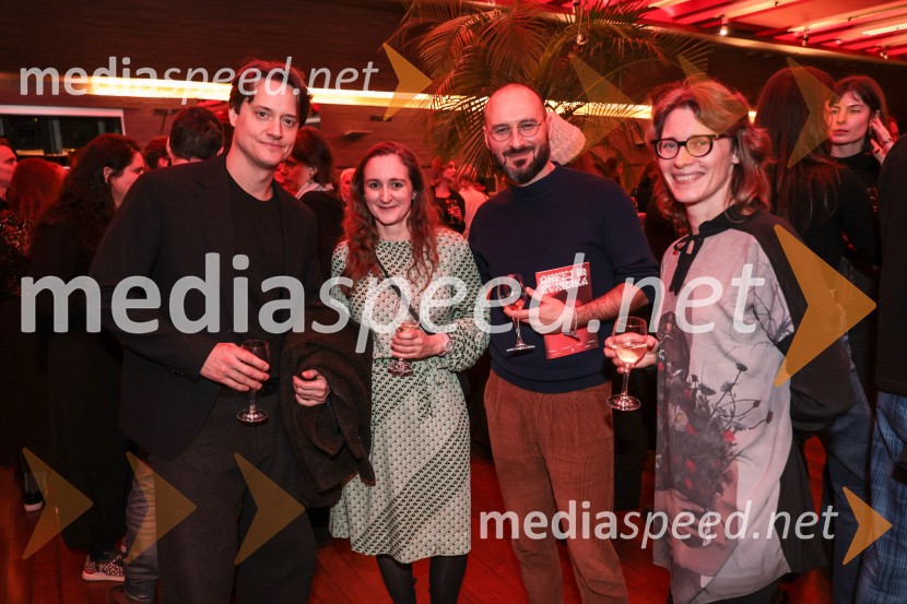  Domen Valič, igralec;  ... ;  Darjan Mihajlović Cerar, scenograf;  Urška Brodar, dramaturginja, Slovensko mladinsko gledališčeKrstna uprizoritev Orfej in Evridika v Cankarjevem domu