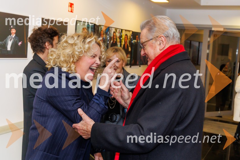  Katja Pegan,  direktorica in režiserka, Gledališče Koper Teatro Capodistria;  ... ;  Dušan Mlakar, režiserKje je primadona?, premiera gledališča Koper