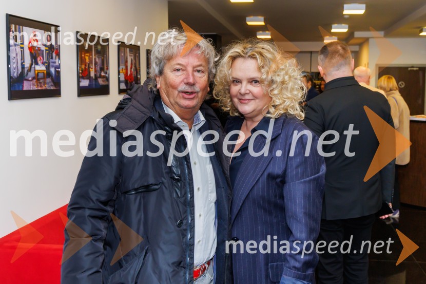  Marij Čuk, gledališki kritik, pesnik, pisatelj;  Katja Pegan,  direktorica in režiserka, Gledališče Koper Teatro CapodistriaKje je primadona?, premiera gledališča Koper