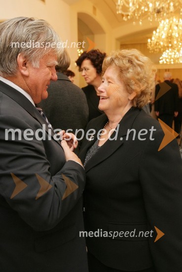 Tone Partljič, pisatelj in predsednik sveta Borštnikovega srečanja ter prof. dr. Zinka Zorko, akademkinja in redna članica SAZU44. Borštnikovo srečanje 2009, otvoritev