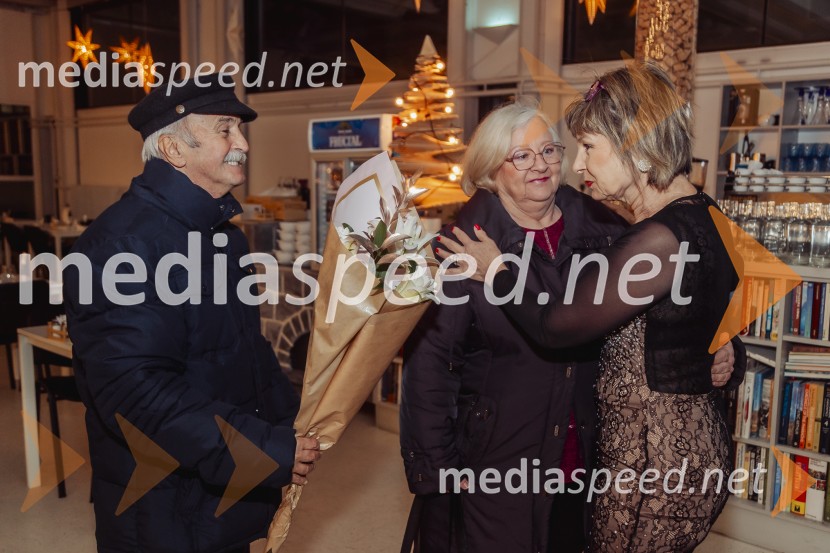 Violeta Tomić: »Ubogaj mamo in ne pozabi očeta«, predstavitev avtobiografije