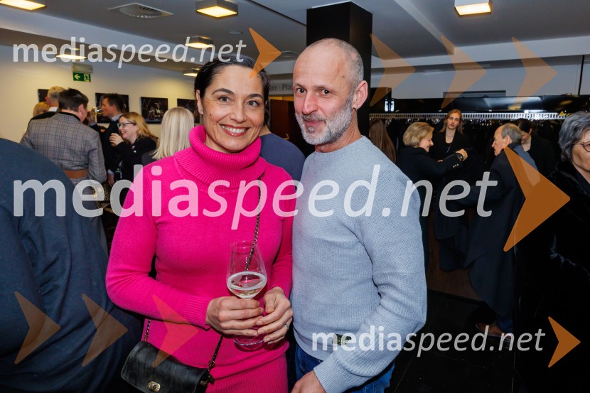  Urška Bradaskja, igralka;  Dominik Kozarič, glasbenikKje je primadona?, premiera gledališča Koper