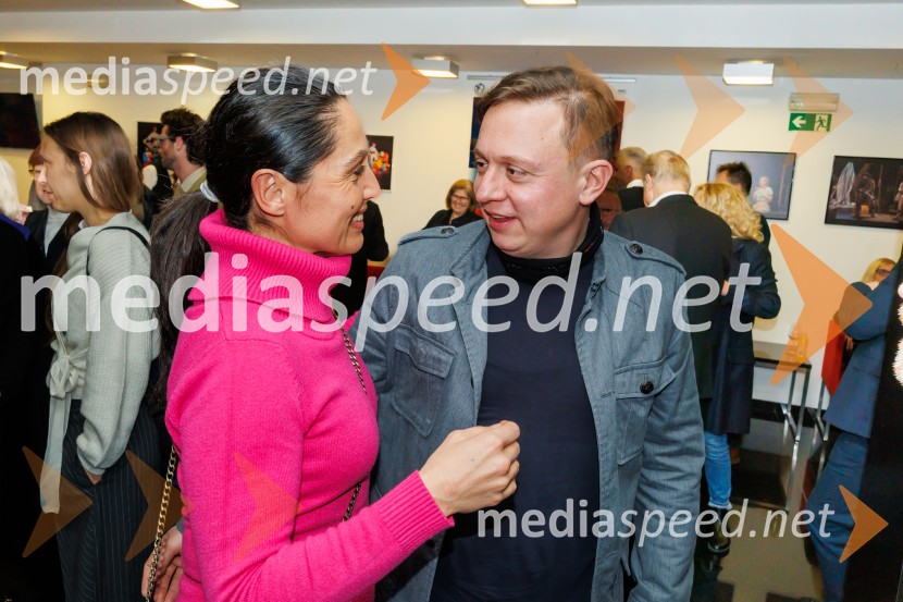  ... ;  Polona  Kasal, pevka;  Luka Cimprič, igralecKje je primadona?, premiera gledališča Koper