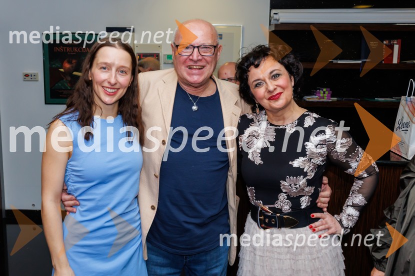  ... ;  Nace Junkar, operni pevec;  Mojca FlorjančičKje je primadona?, premiera gledališča Koper