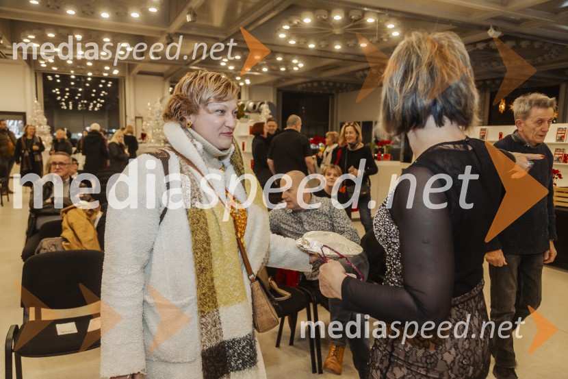 Violeta Tomić: »Ubogaj mamo in ne pozabi očeta«, predstavitev avtobiografije