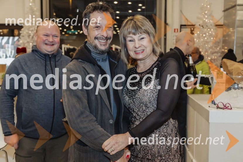 Violeta Tomić: »Ubogaj mamo in ne pozabi očeta«, predstavitev avtobiografije