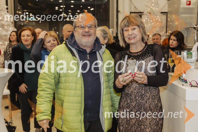 Violeta Tomić: »Ubogaj mamo in ne pozabi očeta«, predstavitev avtobiografije