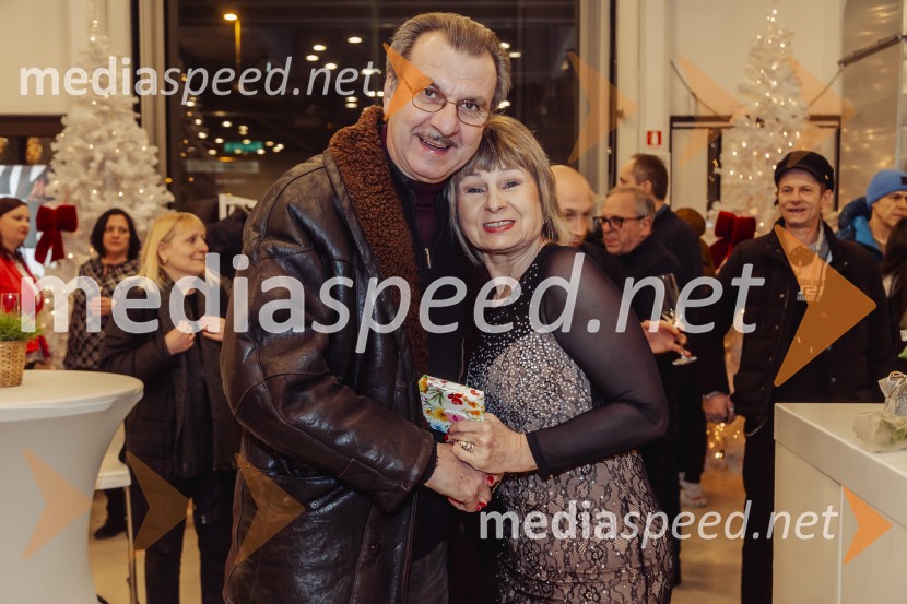 Violeta Tomić: »Ubogaj mamo in ne pozabi očeta«, predstavitev avtobiografije