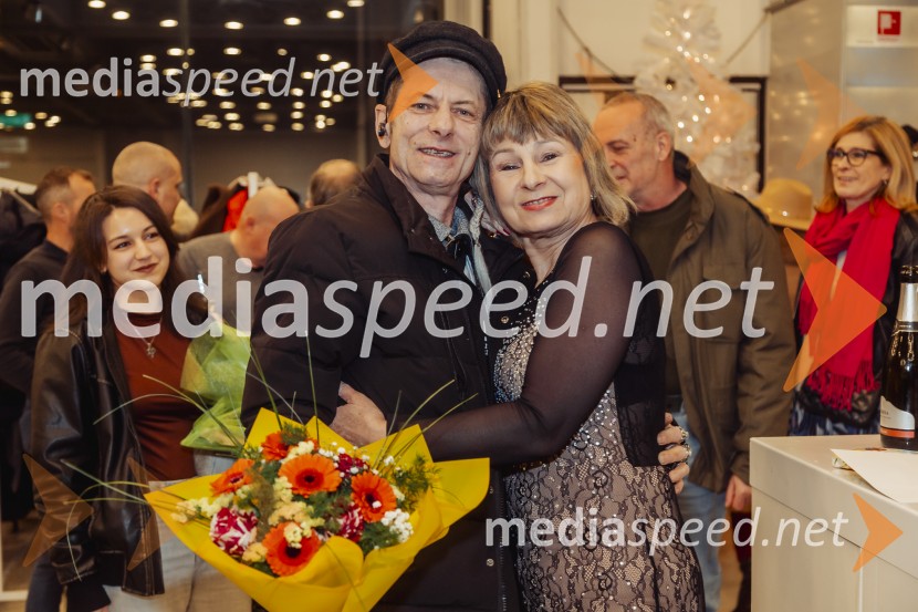 Violeta Tomić: »Ubogaj mamo in ne pozabi očeta«, predstavitev avtobiografije