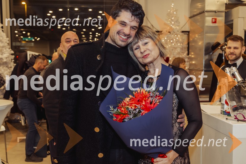 Violeta Tomić: »Ubogaj mamo in ne pozabi očeta«, predstavitev avtobiografije