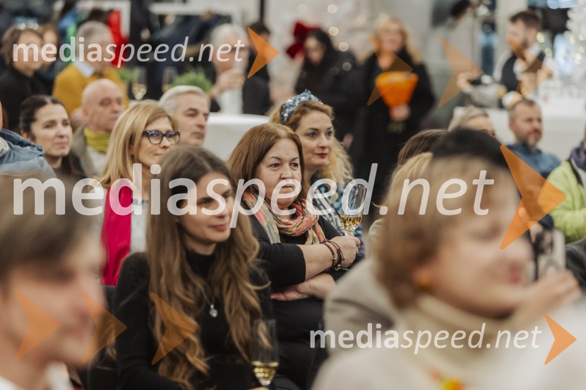 Violeta Tomić: »Ubogaj mamo in ne pozabi očeta«, predstavitev avtobiografije