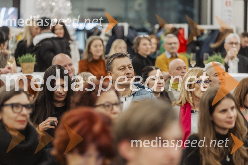 Violeta Tomić: »Ubogaj mamo in ne pozabi očeta«, predstavitev avtobiografije