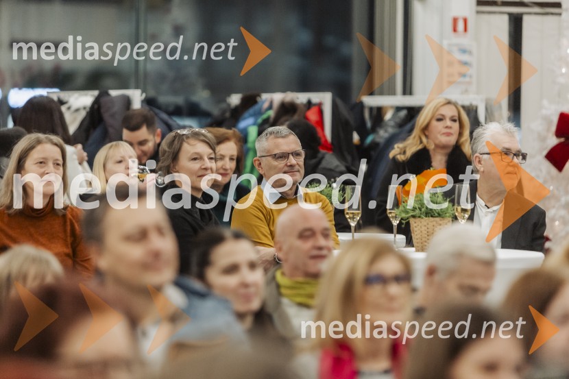 Violeta Tomić: »Ubogaj mamo in ne pozabi očeta«, predstavitev avtobiografije