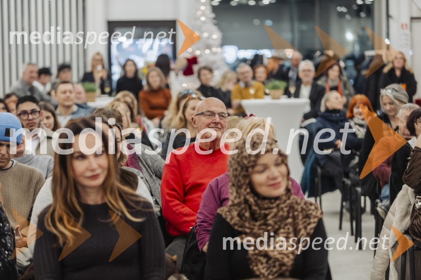 Violeta Tomić: »Ubogaj mamo in ne pozabi očeta«, predstavitev avtobiografije