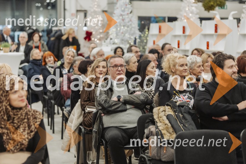 Violeta Tomić: »Ubogaj mamo in ne pozabi očeta«, predstavitev avtobiografije