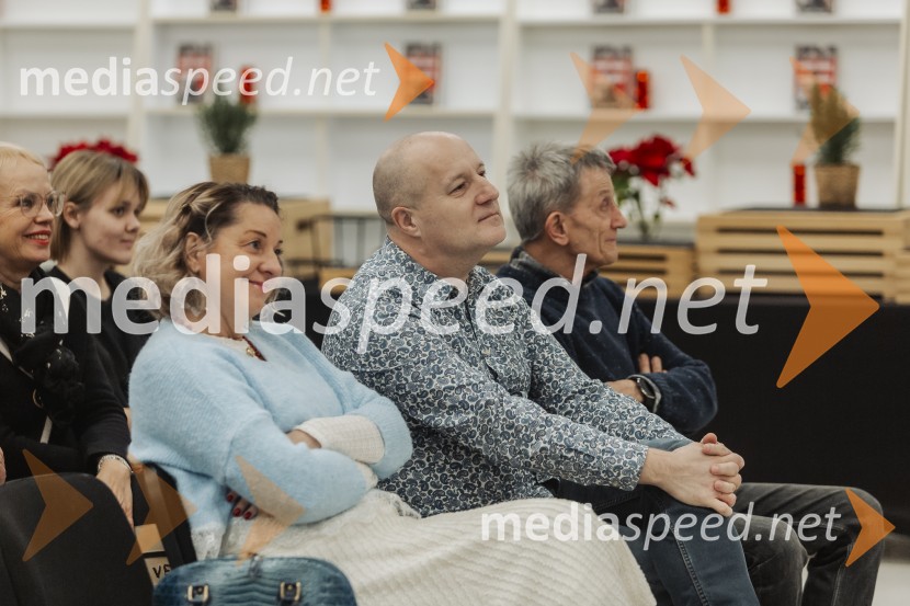 Violeta Tomić: »Ubogaj mamo in ne pozabi očeta«, predstavitev avtobiografije