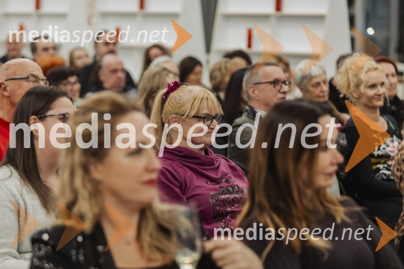 Violeta Tomić: »Ubogaj mamo in ne pozabi očeta«, predstavitev avtobiografije