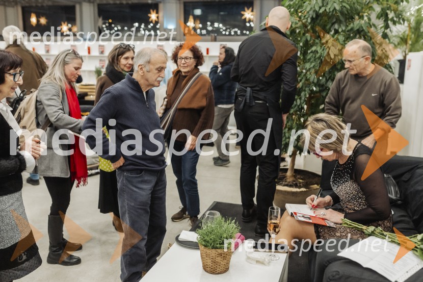 Violeta Tomić: »Ubogaj mamo in ne pozabi očeta«, predstavitev avtobiografije