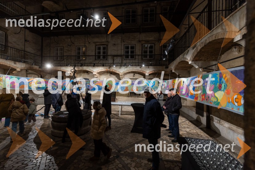 V Mestni hiši odprli razstavo Živalce in rastlinice