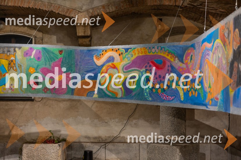 V Mestni hiši odprli razstavo Živalce in rastlinice