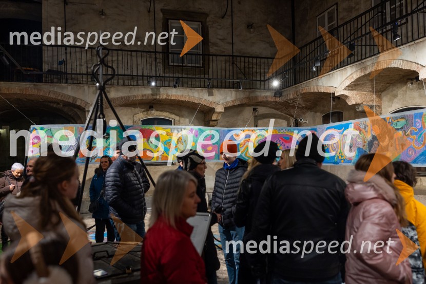 V Mestni hiši odprli razstavo Živalce in rastlinice