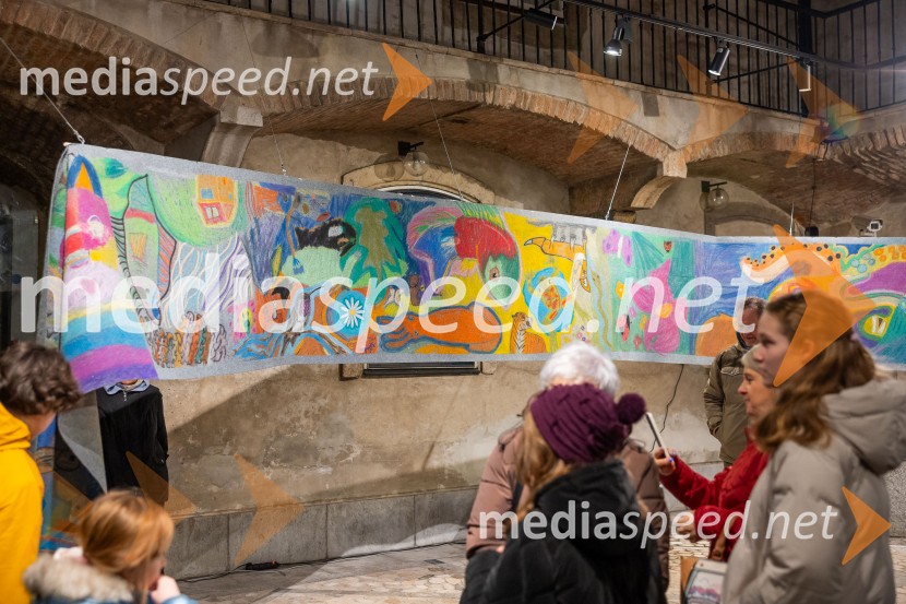 V Mestni hiši odprli razstavo Živalce in rastlinice