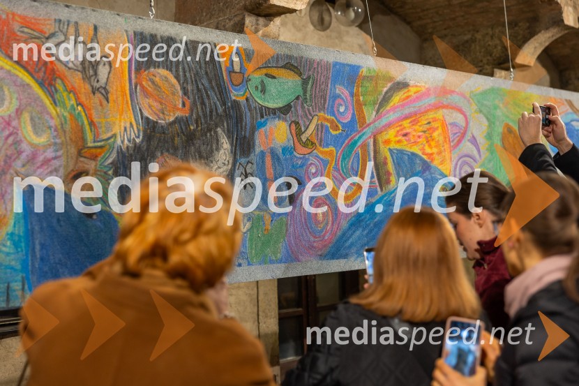 V Mestni hiši odprli razstavo Živalce in rastlinice