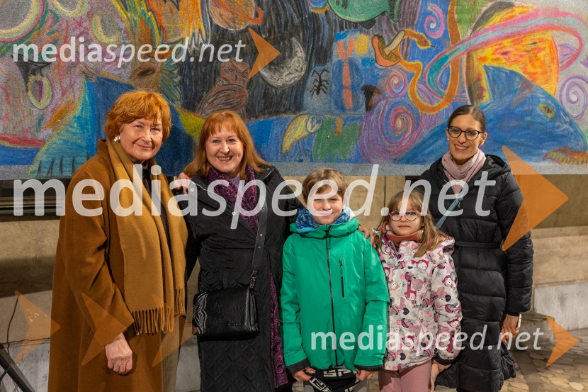 V Mestni hiši odprli razstavo Živalce in rastlinice