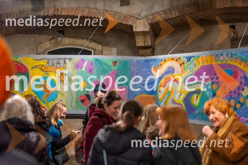 V Mestni hiši odprli razstavo Živalce in rastlinice