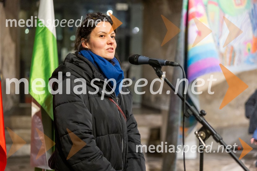 V Mestni hiši odprli razstavo Živalce in rastlinice